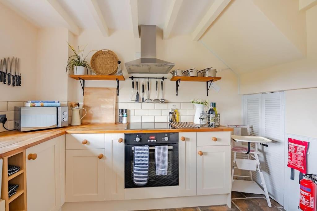 Rhos Y Bel Cottage Angelsey Llangadwaladr  المظهر الخارجي الصورة