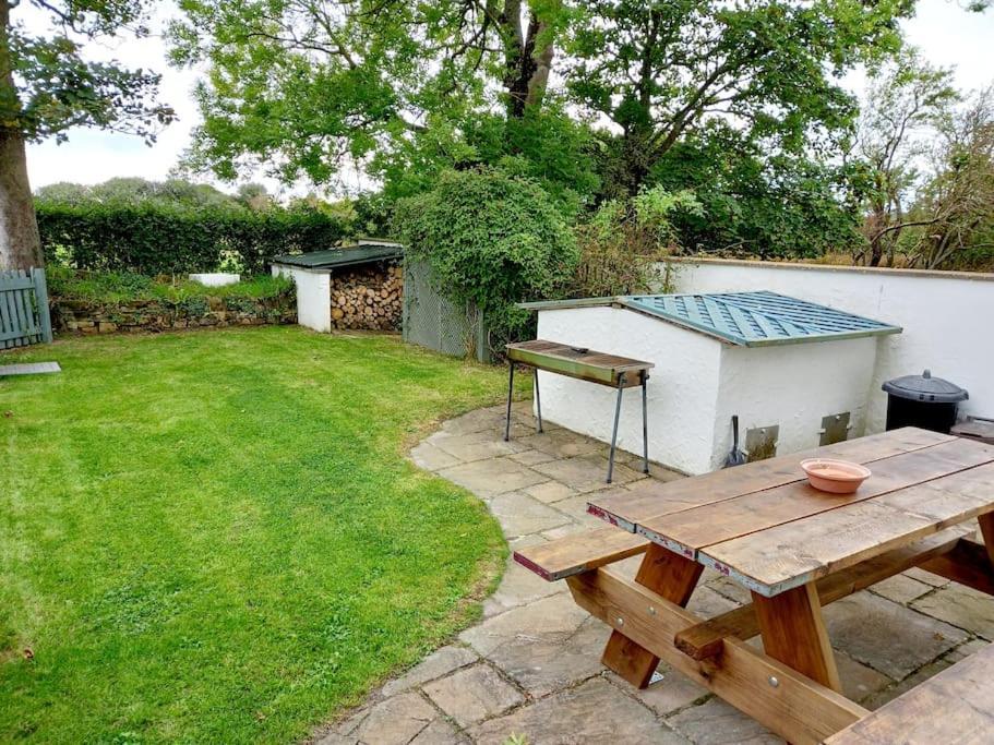 Rhos Y Bel Cottage Angelsey Llangadwaladr  المظهر الخارجي الصورة
