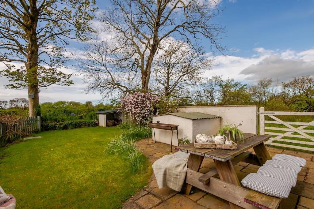 Rhos Y Bel Cottage Angelsey Llangadwaladr  المظهر الخارجي الصورة